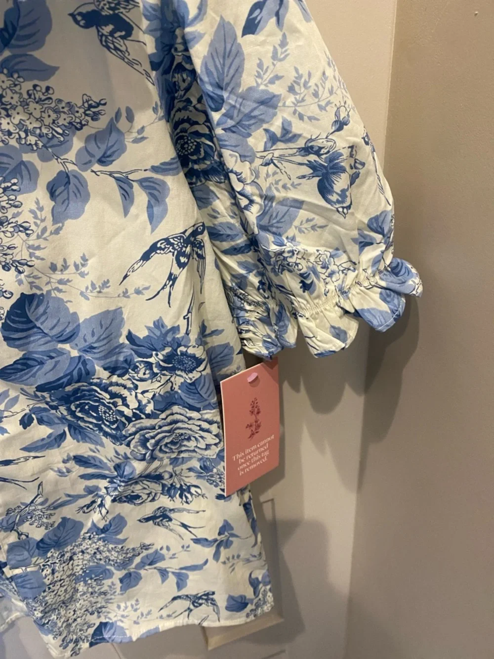 Ivy City Co Blue and White Floral Puff Sleeve Blouse - Picture 3 of 3